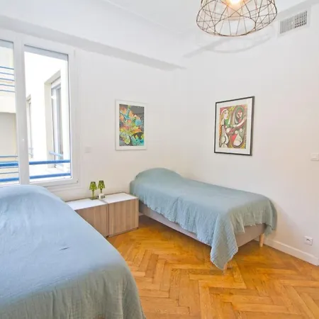 Promenade Des - Sea View 2bdr Holiday home *